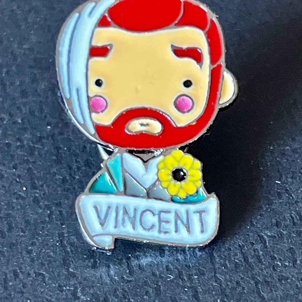 Vincent Enamel Pin - Picture 3 of 5